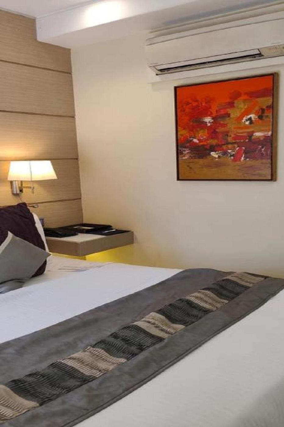 Residency Hotel Fort Mumbai Room photo